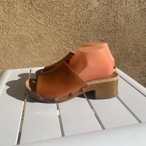 Dansko tan leather clogs slip on size 41 - Picture 4 of 12